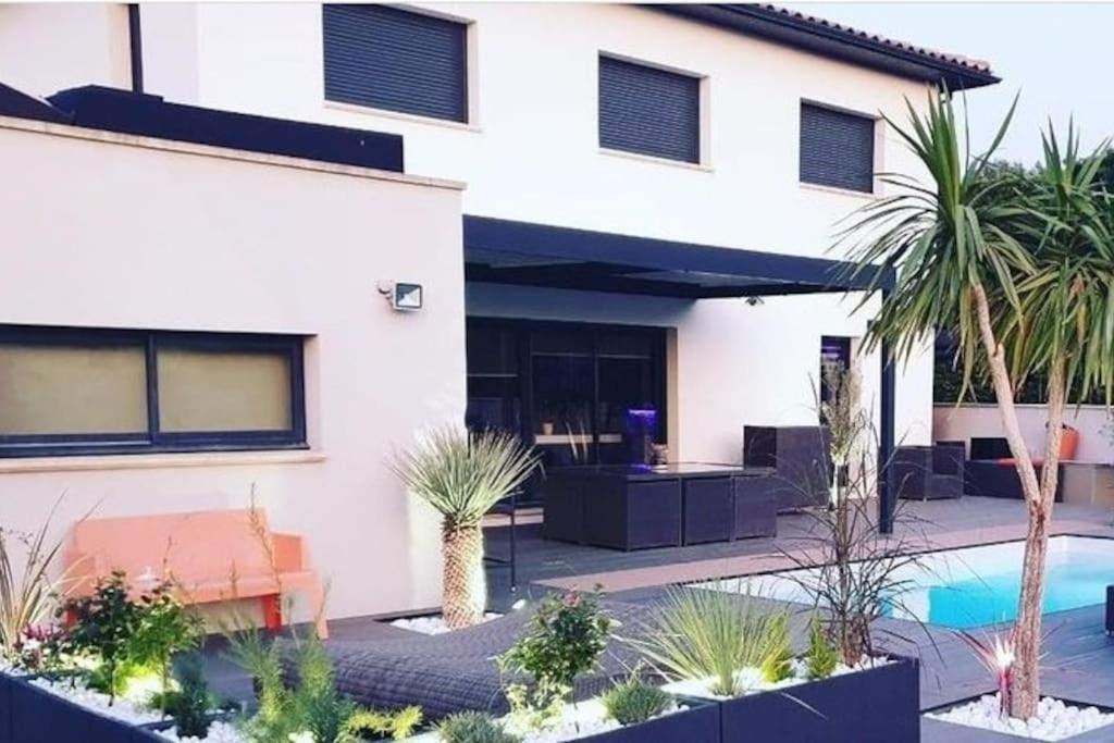 Maison De Vacances Contemporaine Avec Piscine Villa Vedène Eksteriør bilde